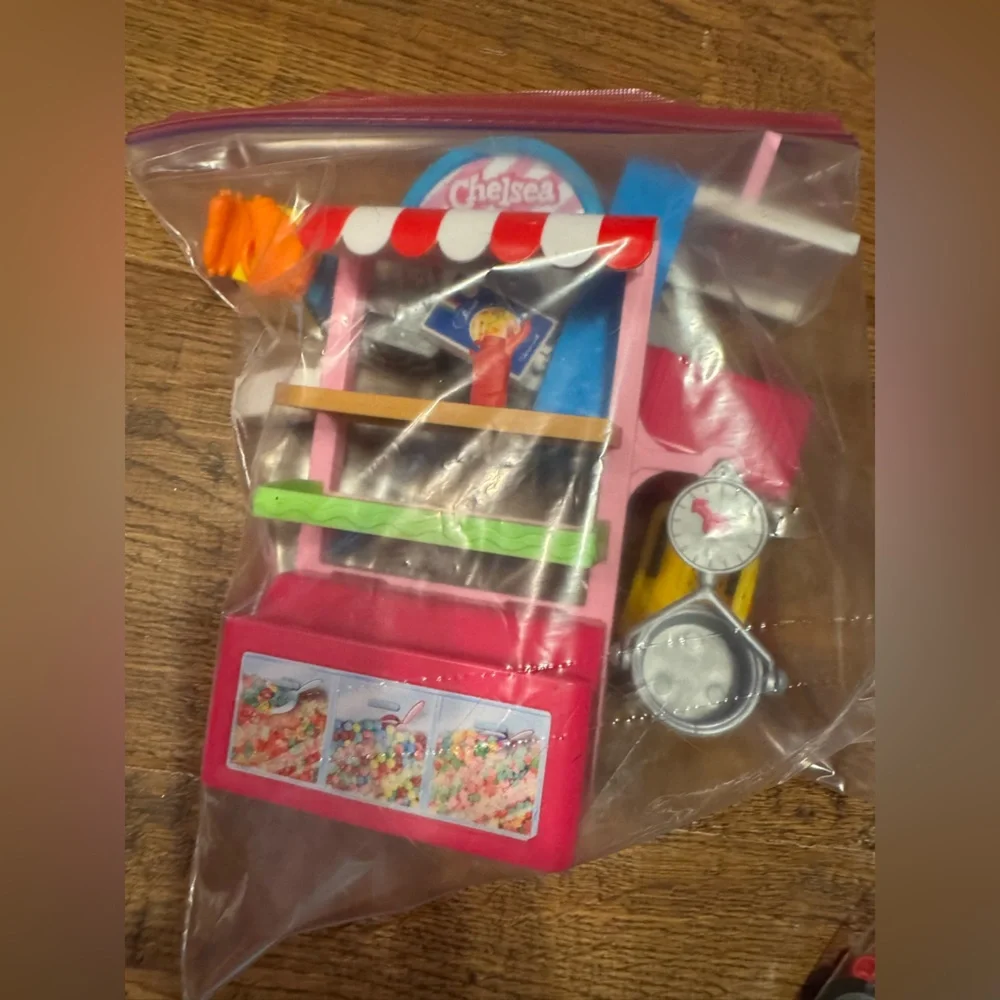 Barbie Chelsea snack stand play set (retired)